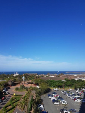 71 The Spinnaker 3 bed Waterfront Apartment